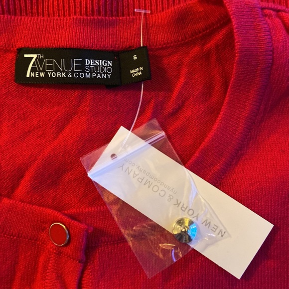 New York & Company - Women's Enamel Button Chelsea Cardigan (NWT) - Picture 4 of 5